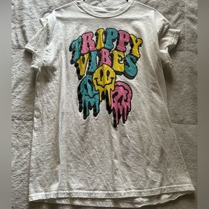 trippy tee